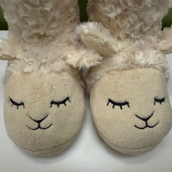 Cozy Cute Faux Fur Slipper Boot - Picture 2 of 6